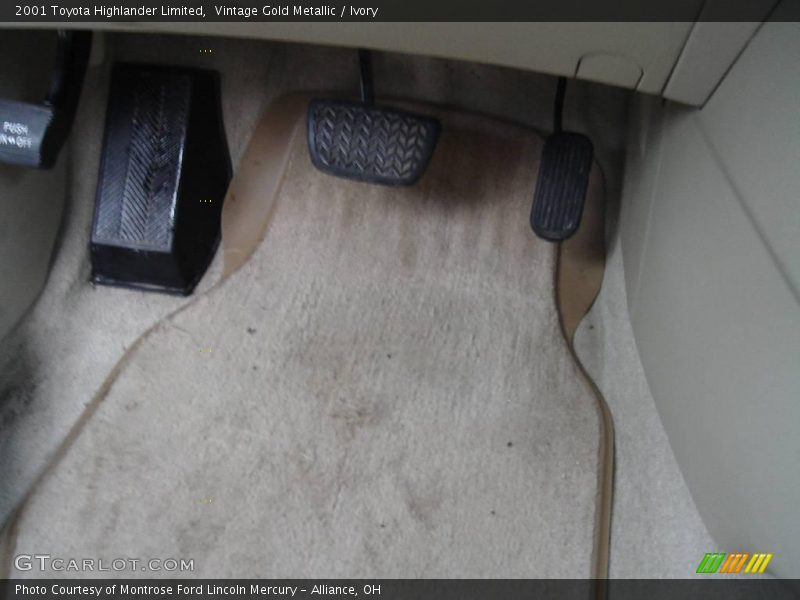 Vintage Gold Metallic / Ivory 2001 Toyota Highlander Limited