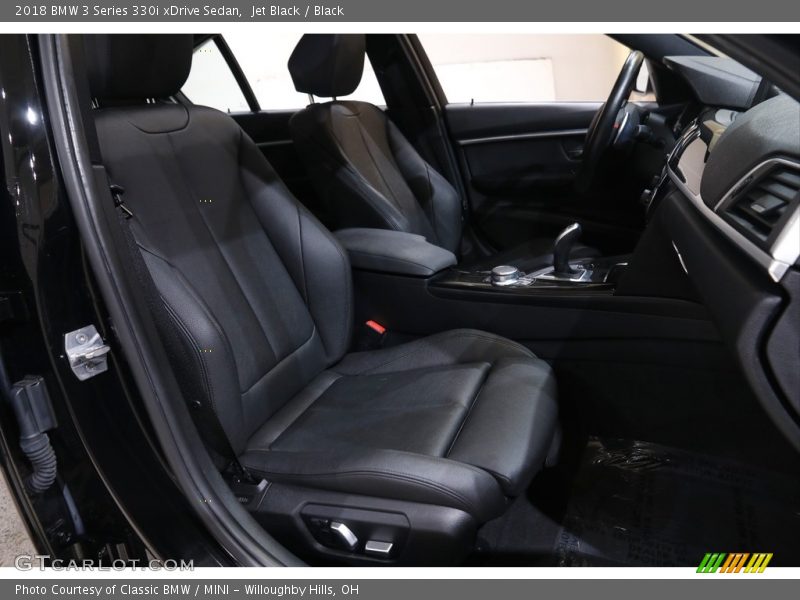 Jet Black / Black 2018 BMW 3 Series 330i xDrive Sedan