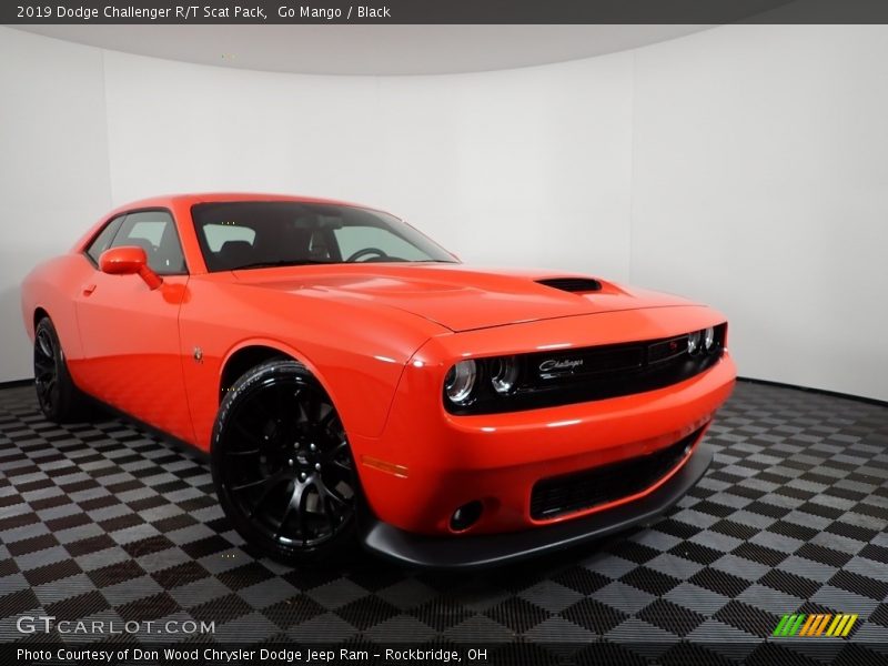 Go Mango / Black 2019 Dodge Challenger R/T Scat Pack