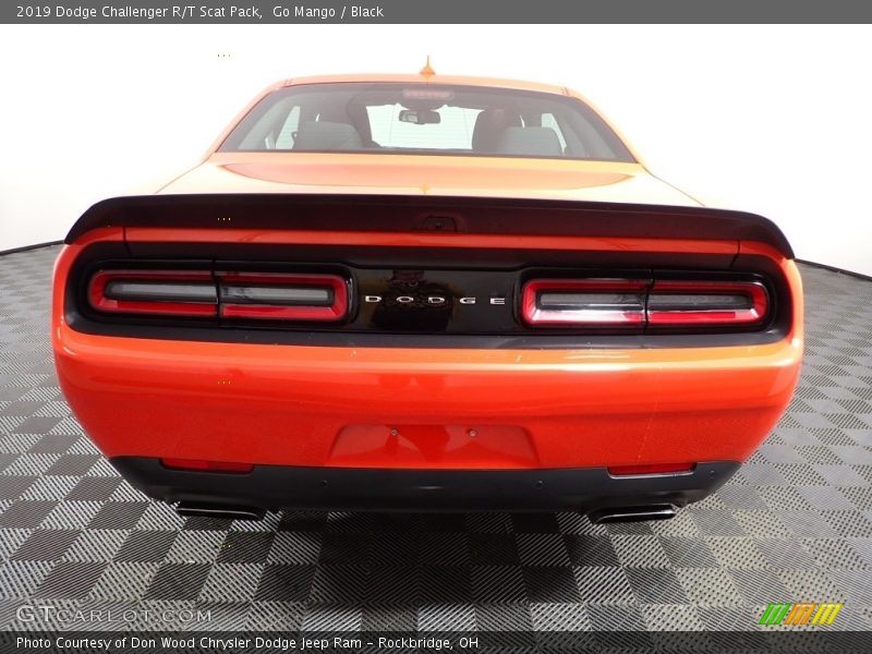 Go Mango / Black 2019 Dodge Challenger R/T Scat Pack