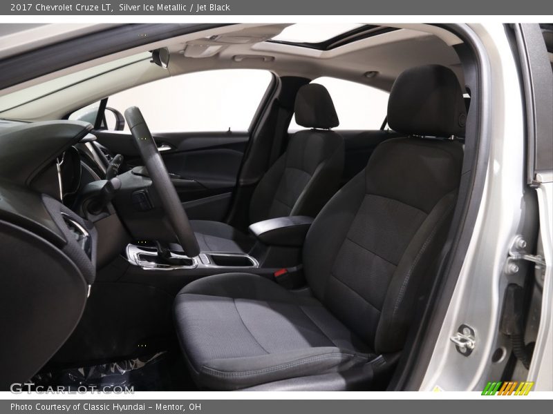 Silver Ice Metallic / Jet Black 2017 Chevrolet Cruze LT
