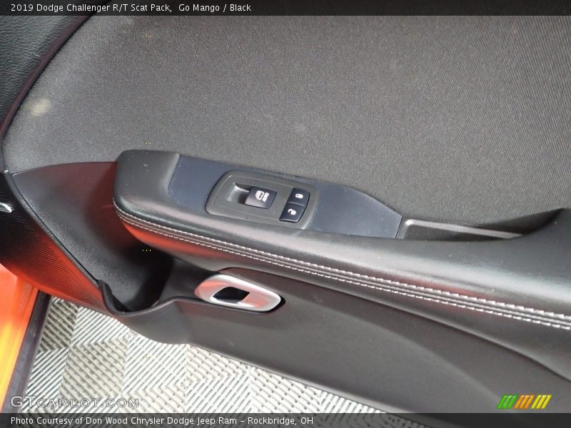 Go Mango / Black 2019 Dodge Challenger R/T Scat Pack