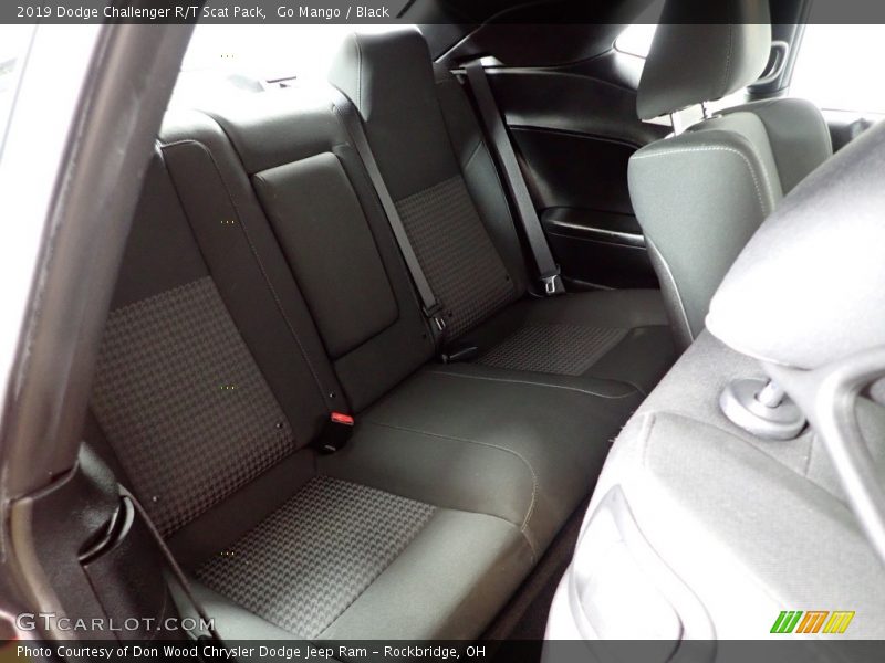 Go Mango / Black 2019 Dodge Challenger R/T Scat Pack