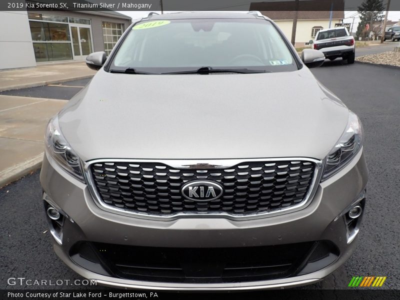 Titanium Silver / Mahogany 2019 Kia Sorento SX
