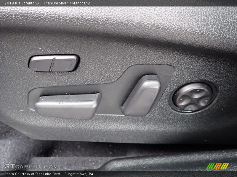 Titanium Silver / Mahogany 2019 Kia Sorento SX
