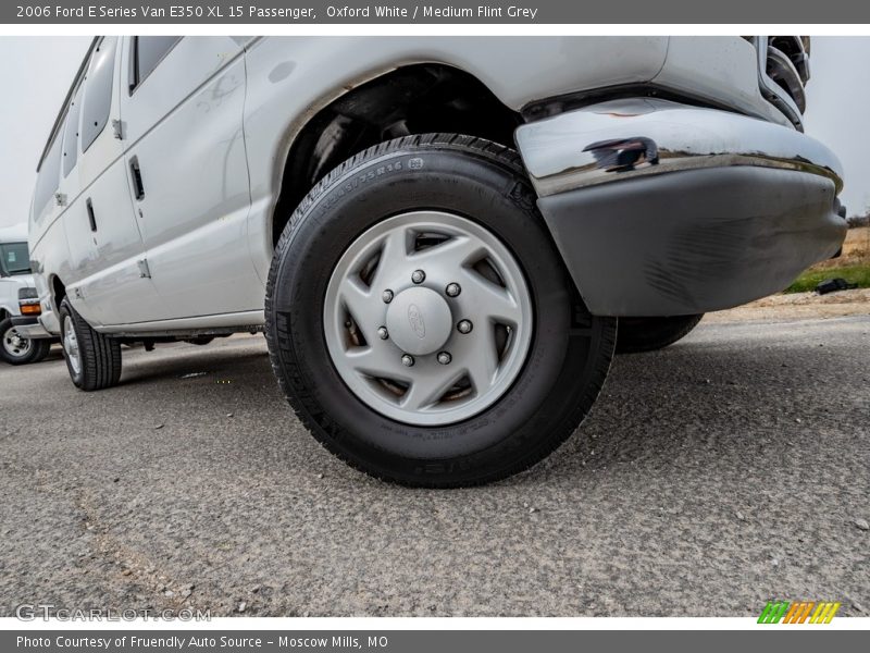 Oxford White / Medium Flint Grey 2006 Ford E Series Van E350 XL 15 Passenger