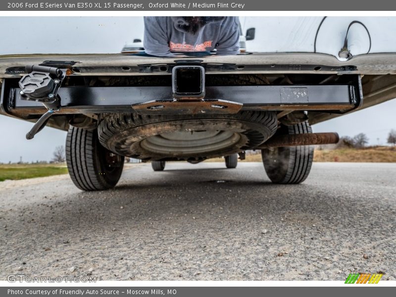 Oxford White / Medium Flint Grey 2006 Ford E Series Van E350 XL 15 Passenger