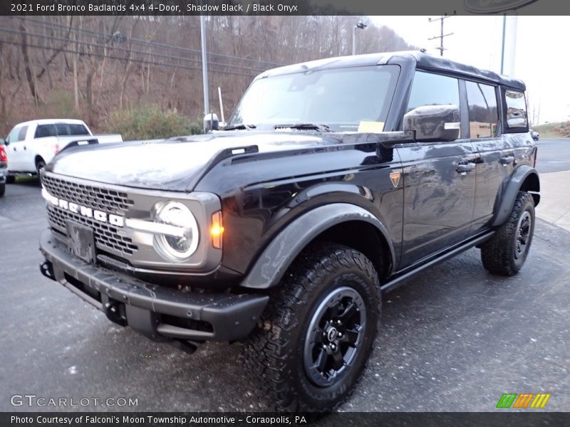 Front 3/4 View of 2021 Bronco Badlands 4x4 4-Door