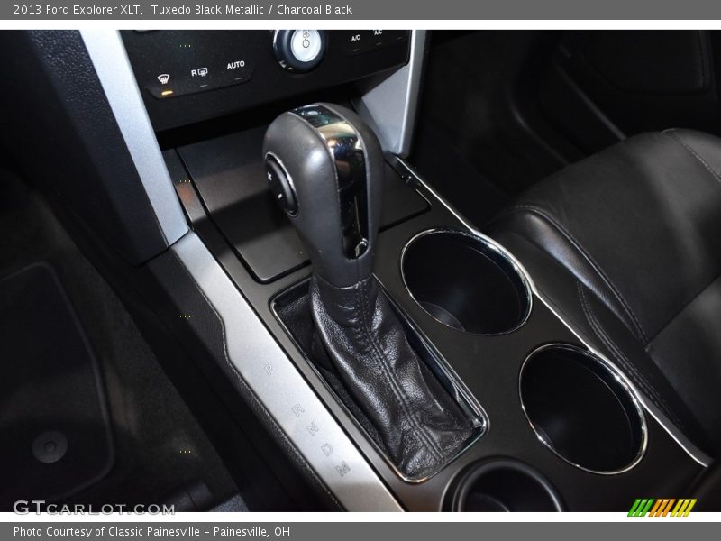 Tuxedo Black Metallic / Charcoal Black 2013 Ford Explorer XLT