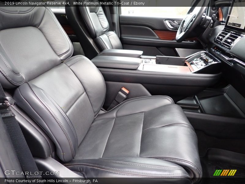 White Platinum Metallic Tri-Coat / Ebony 2019 Lincoln Navigator Reserve 4x4