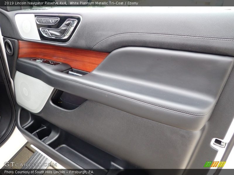 White Platinum Metallic Tri-Coat / Ebony 2019 Lincoln Navigator Reserve 4x4