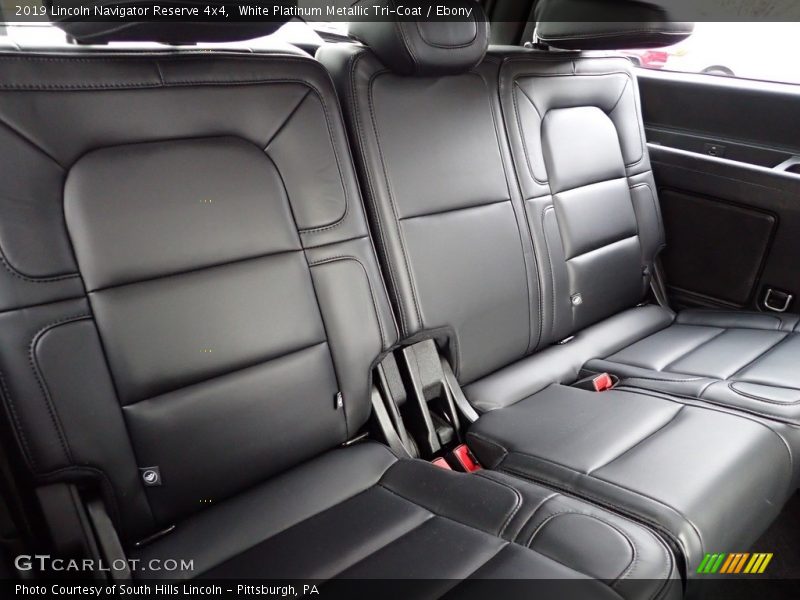 White Platinum Metallic Tri-Coat / Ebony 2019 Lincoln Navigator Reserve 4x4