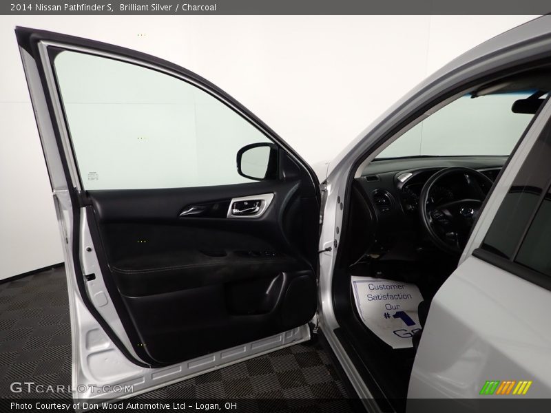 Brilliant Silver / Charcoal 2014 Nissan Pathfinder S