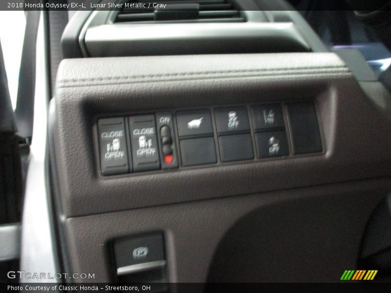 Lunar Silver Metallic / Gray 2018 Honda Odyssey EX-L