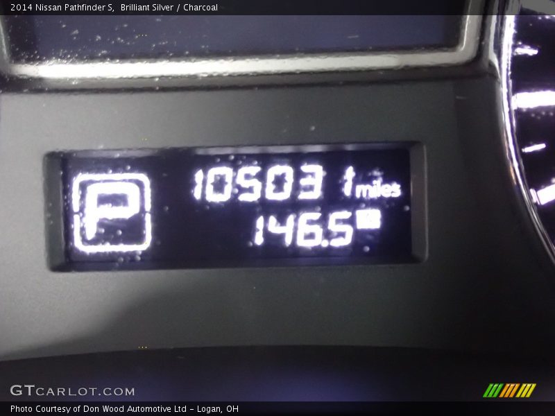 Brilliant Silver / Charcoal 2014 Nissan Pathfinder S