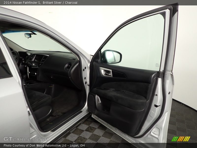 Brilliant Silver / Charcoal 2014 Nissan Pathfinder S