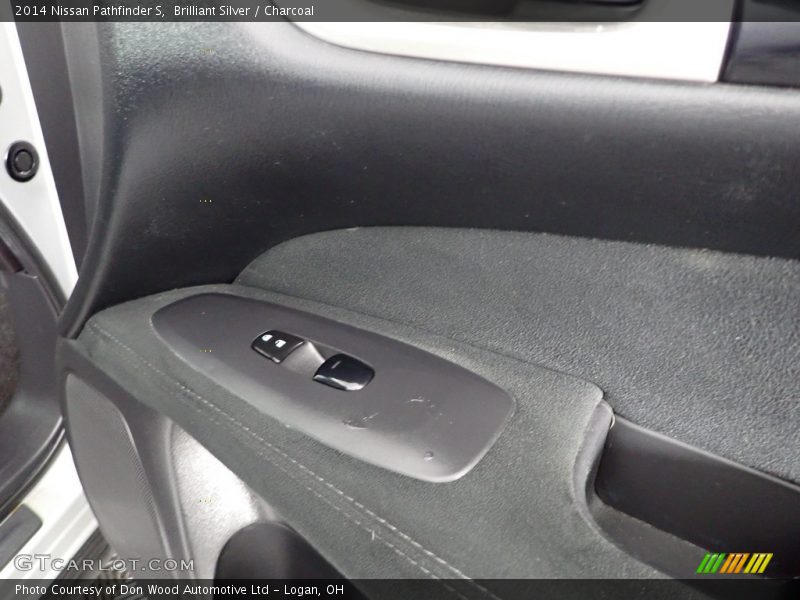 Brilliant Silver / Charcoal 2014 Nissan Pathfinder S