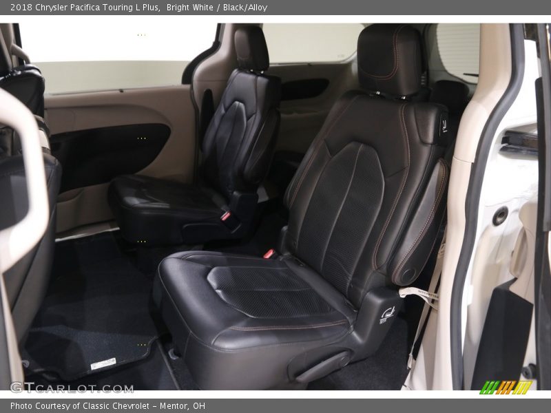 Bright White / Black/Alloy 2018 Chrysler Pacifica Touring L Plus