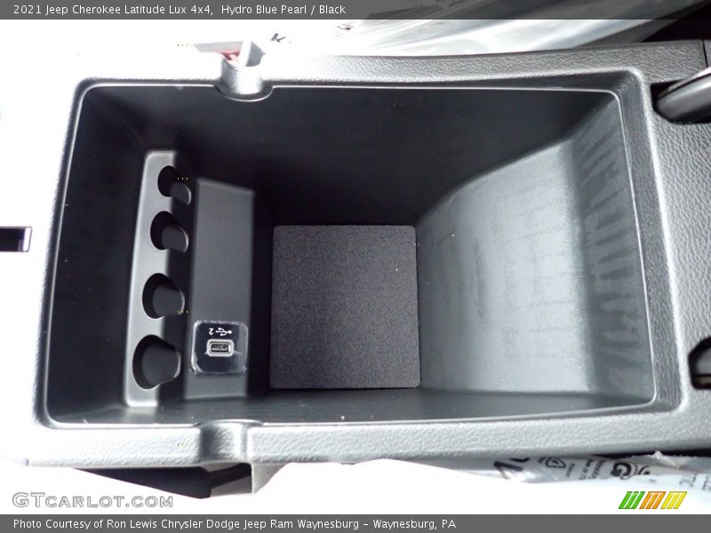 Hydro Blue Pearl / Black 2021 Jeep Cherokee Latitude Lux 4x4