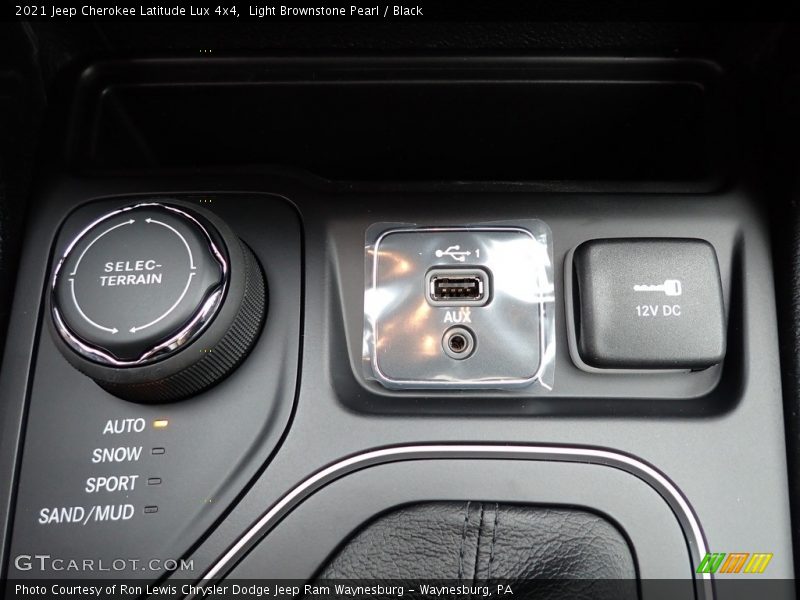 Light Brownstone Pearl / Black 2021 Jeep Cherokee Latitude Lux 4x4