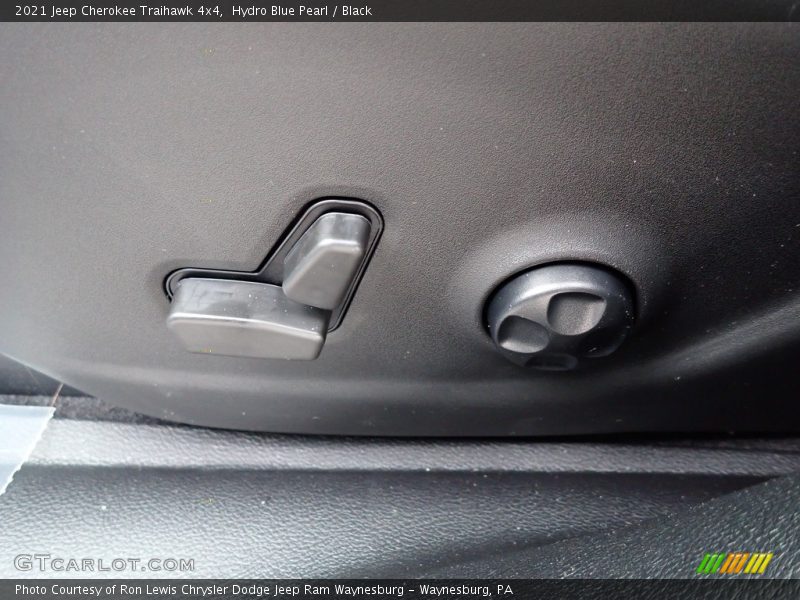 Hydro Blue Pearl / Black 2021 Jeep Cherokee Traihawk 4x4