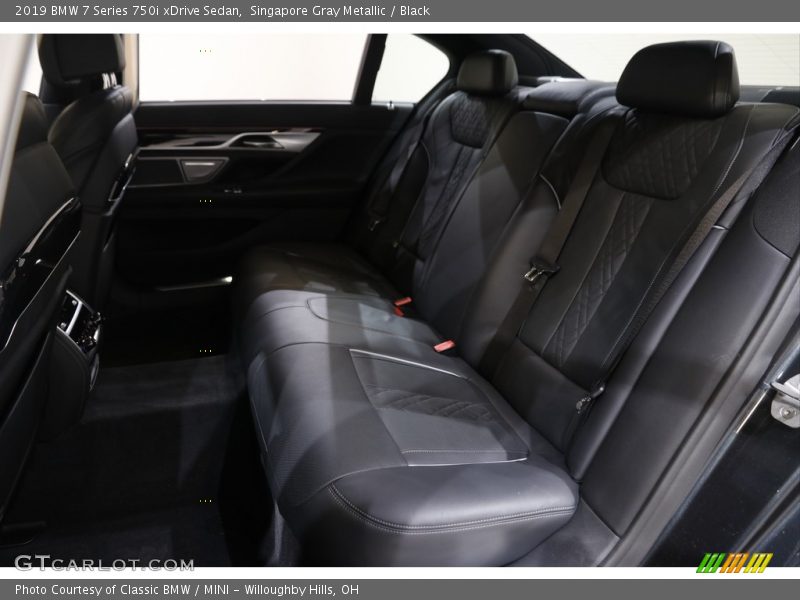 Singapore Gray Metallic / Black 2019 BMW 7 Series 750i xDrive Sedan