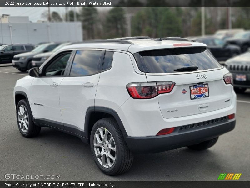 Bright White / Black 2022 Jeep Compass Latitude Lux 4x4