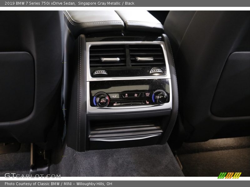 Singapore Gray Metallic / Black 2019 BMW 7 Series 750i xDrive Sedan
