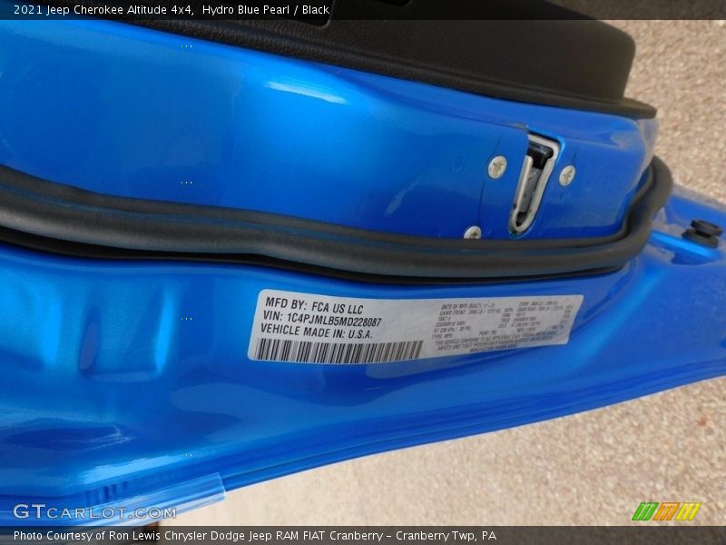 Hydro Blue Pearl / Black 2021 Jeep Cherokee Altitude 4x4