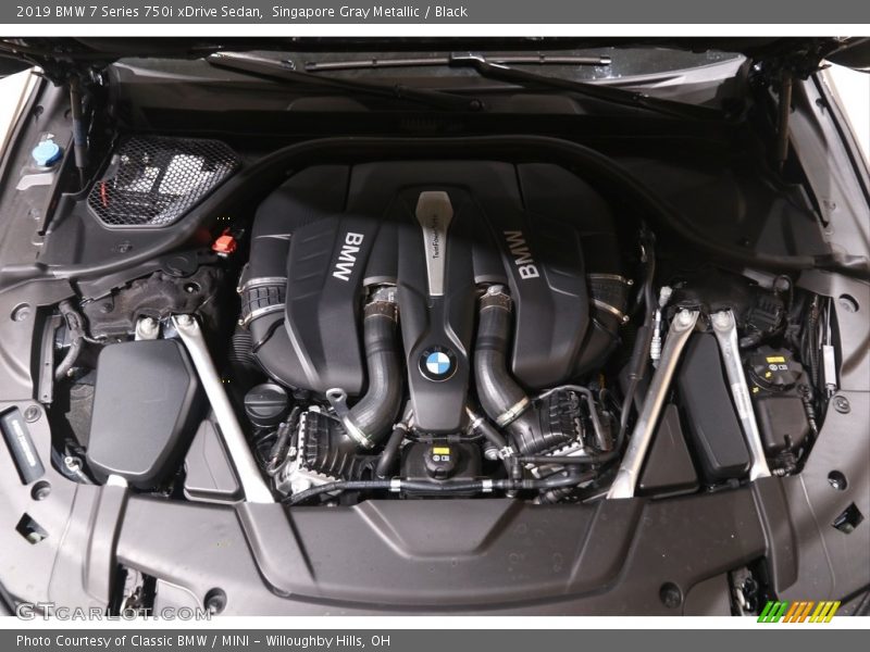Singapore Gray Metallic / Black 2019 BMW 7 Series 750i xDrive Sedan