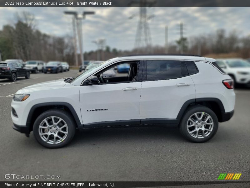 Bright White / Black 2022 Jeep Compass Latitude Lux 4x4