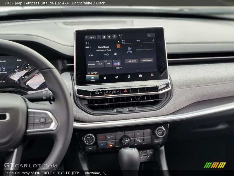 Bright White / Black 2022 Jeep Compass Latitude Lux 4x4