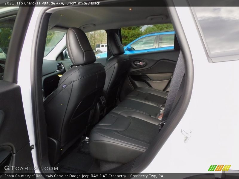 Bright White / Black 2021 Jeep Cherokee Altitude 4x4