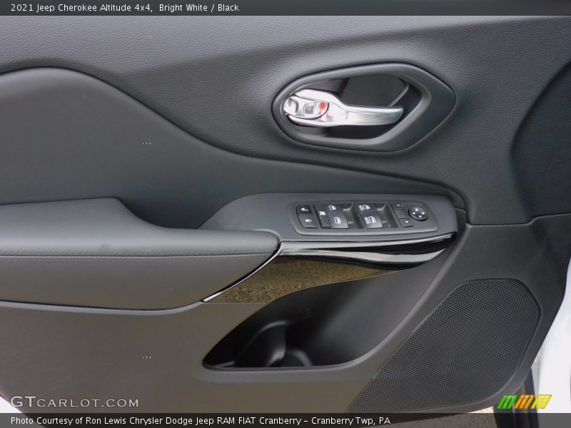 Bright White / Black 2021 Jeep Cherokee Altitude 4x4