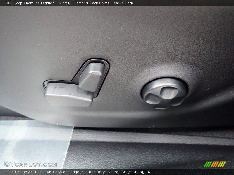 Diamond Black Crystal Pearl / Black 2021 Jeep Cherokee Latitude Lux 4x4