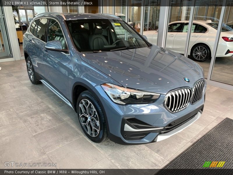 Front 3/4 View of 2021 X1 xDrive28i