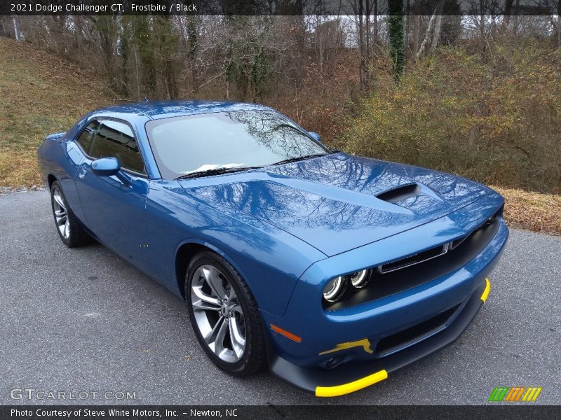 Front 3/4 View of 2021 Challenger GT