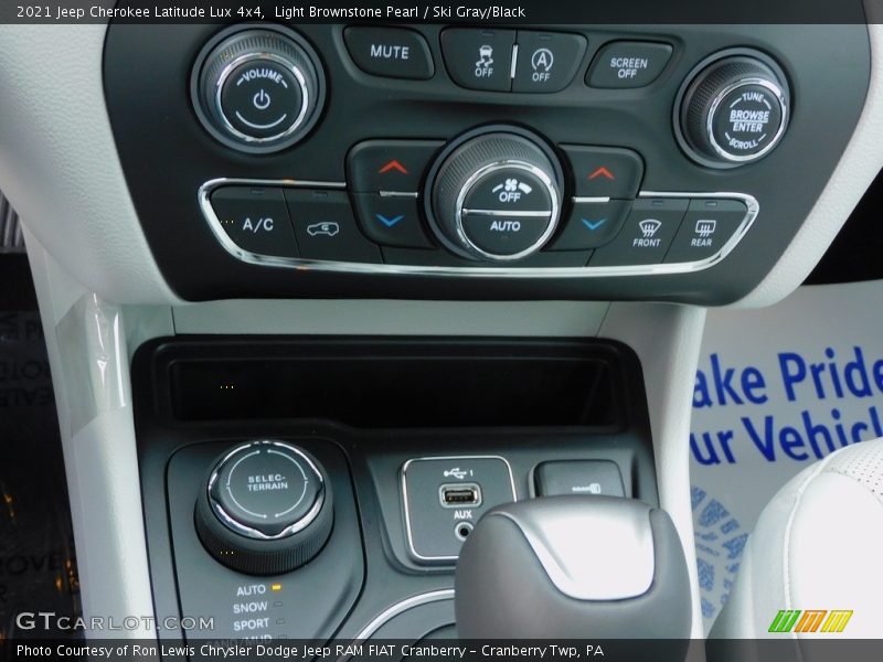 Light Brownstone Pearl / Ski Gray/Black 2021 Jeep Cherokee Latitude Lux 4x4