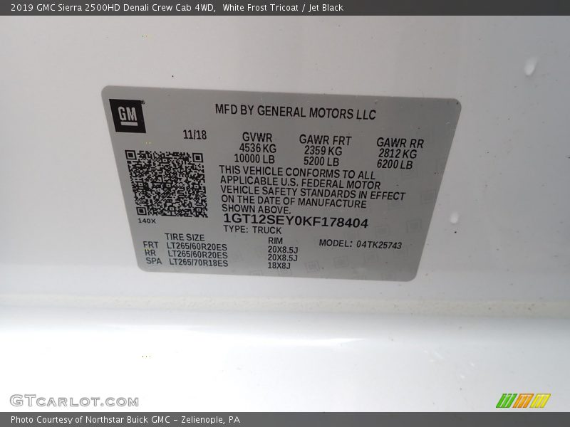 White Frost Tricoat / Jet Black 2019 GMC Sierra 2500HD Denali Crew Cab 4WD