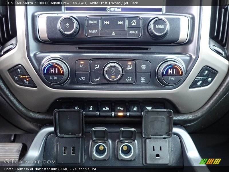 White Frost Tricoat / Jet Black 2019 GMC Sierra 2500HD Denali Crew Cab 4WD
