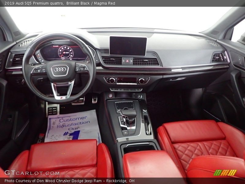 Brilliant Black / Magma Red 2019 Audi SQ5 Premium quattro