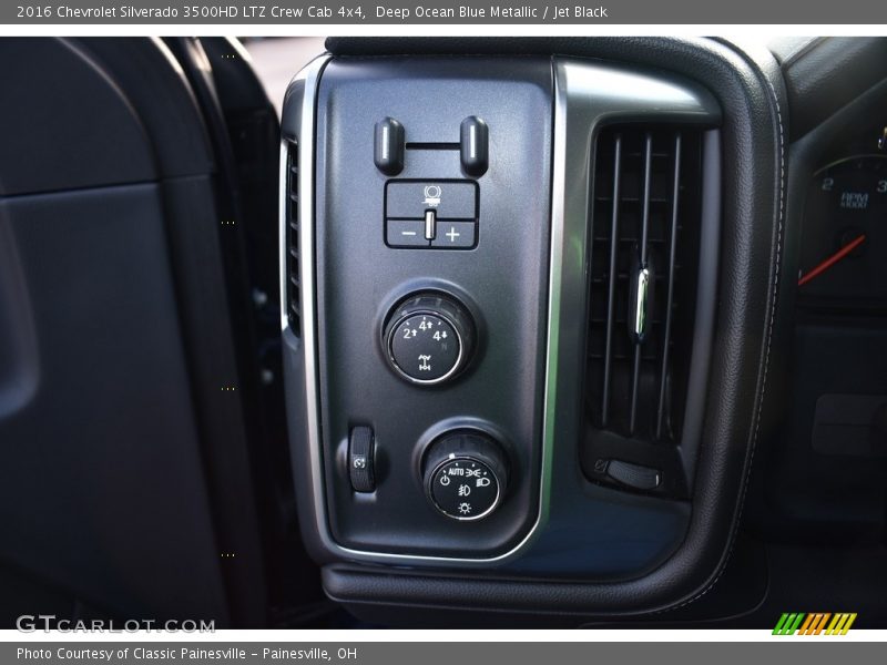 Controls of 2016 Silverado 3500HD LTZ Crew Cab 4x4