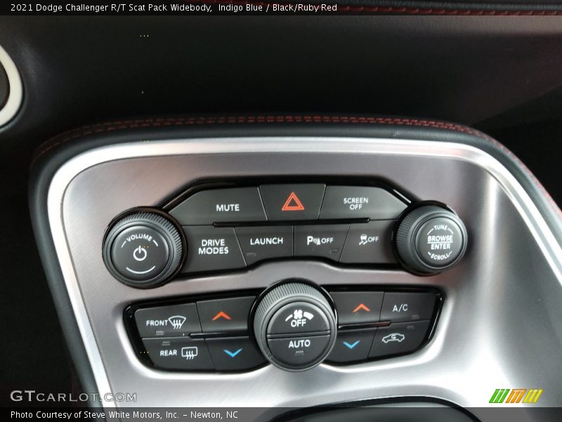 Controls of 2021 Challenger R/T Scat Pack Widebody