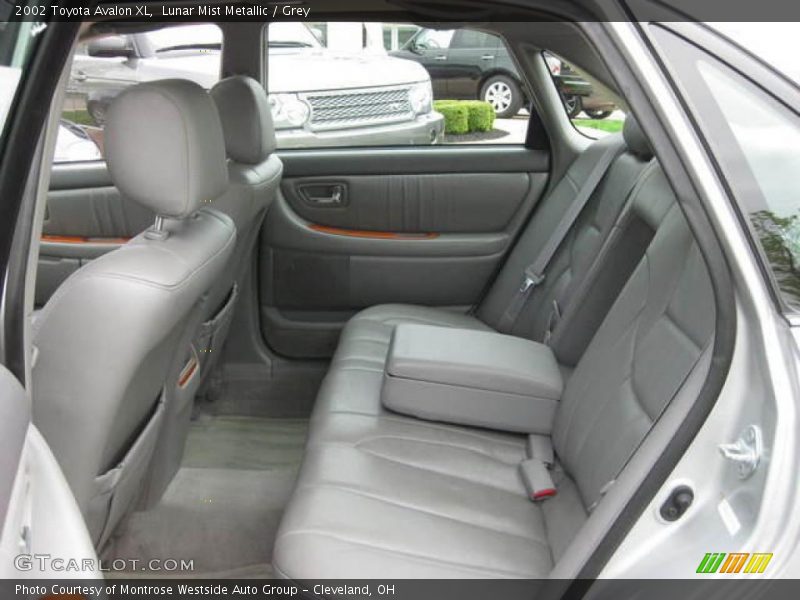 Lunar Mist Metallic / Grey 2002 Toyota Avalon XL