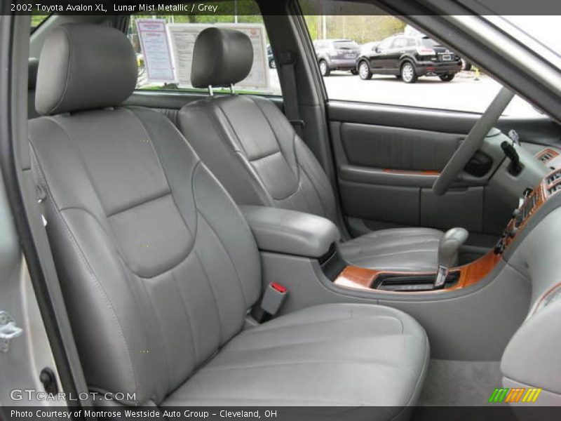 Lunar Mist Metallic / Grey 2002 Toyota Avalon XL