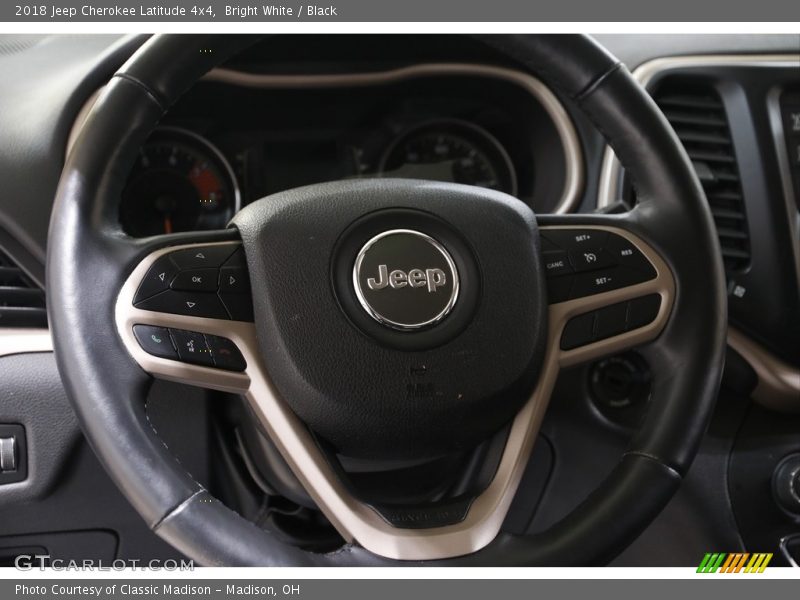 Bright White / Black 2018 Jeep Cherokee Latitude 4x4