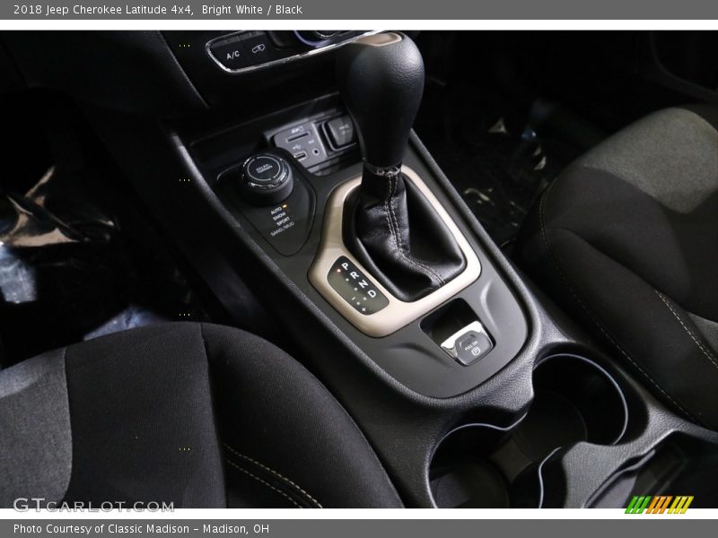 Bright White / Black 2018 Jeep Cherokee Latitude 4x4