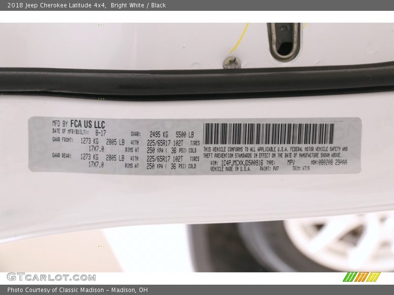 Bright White / Black 2018 Jeep Cherokee Latitude 4x4