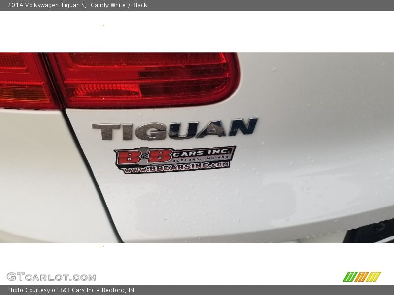 Candy White / Black 2014 Volkswagen Tiguan S