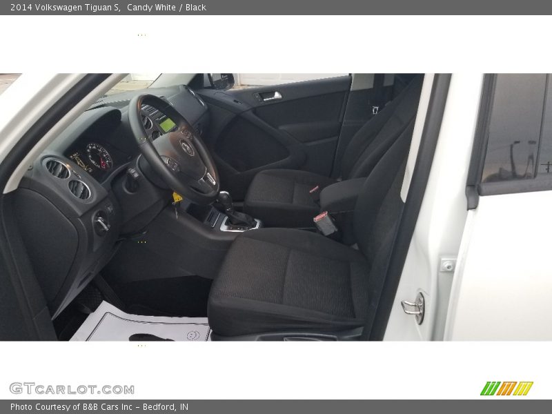 Candy White / Black 2014 Volkswagen Tiguan S